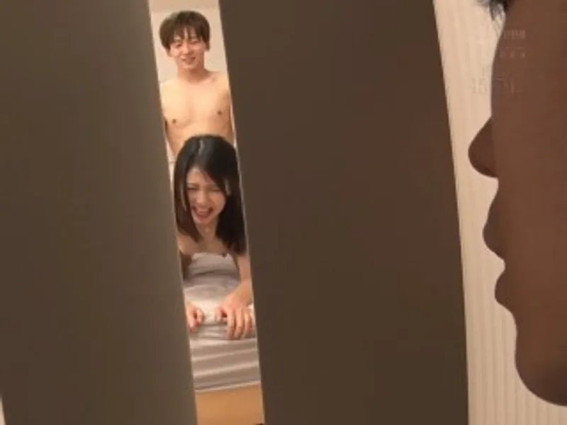 Thanh niên đang vụng trộm với chị nhà sát bên thì anh anh xã về...