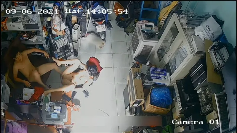 Bà xã người chồng đụ nhau trong của cục thịt máy tính