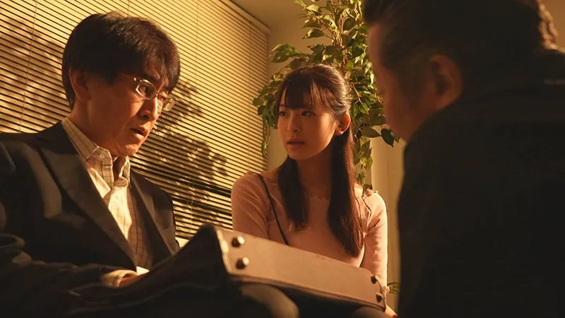 Anh xã vay nợ băng đảng, người vợ phải bán thân để trả nợ